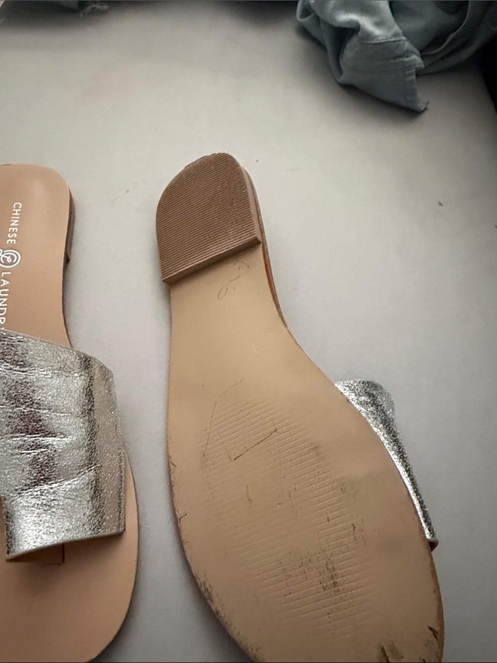 Chinese Laundry Metallic Silver Leather Toe-Loop Slides - Picture 3 of 3